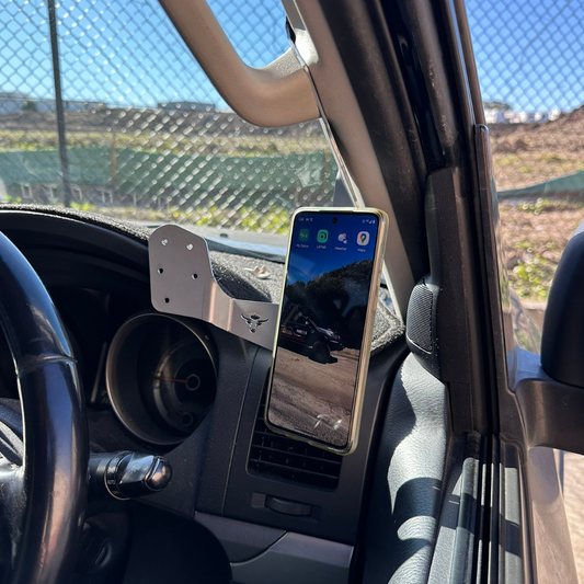 Mitsubishi Pajero Phone & UHF Mount