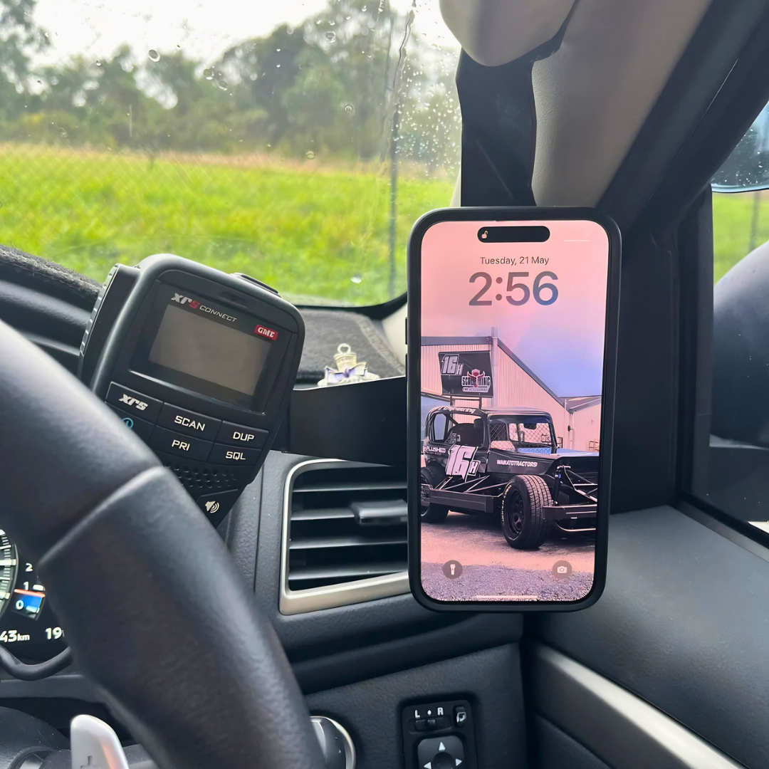 Mitsubishi Triton MQ Phone and UHF Mount