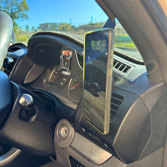 Toyota Prado 120 Phone and UHF Mount