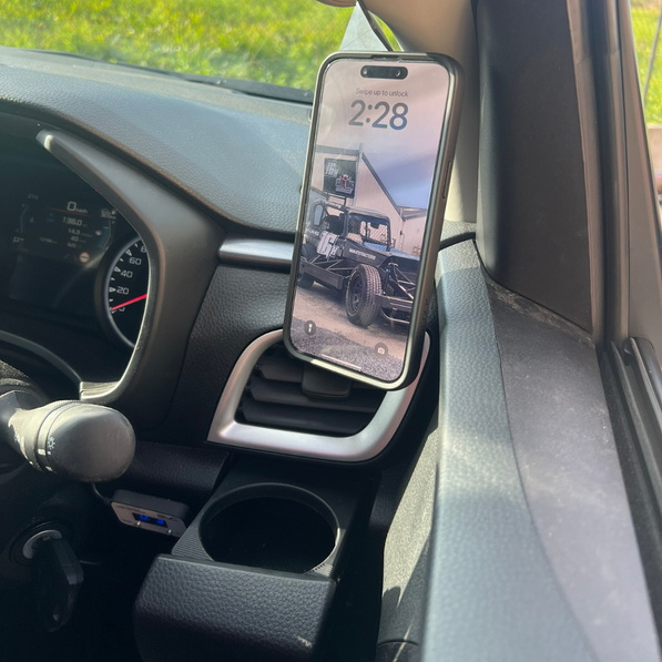 2024.5-2026 Isuzu MU-X Phone Mount (FACELIFT)
