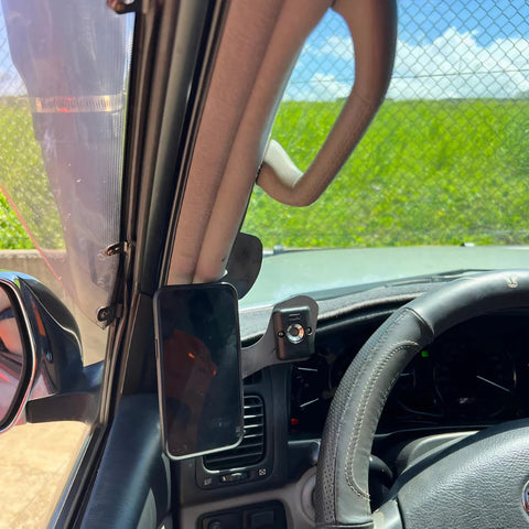 Toyota Land Cruiser 105 Series Phone & UHF Mount - LHD