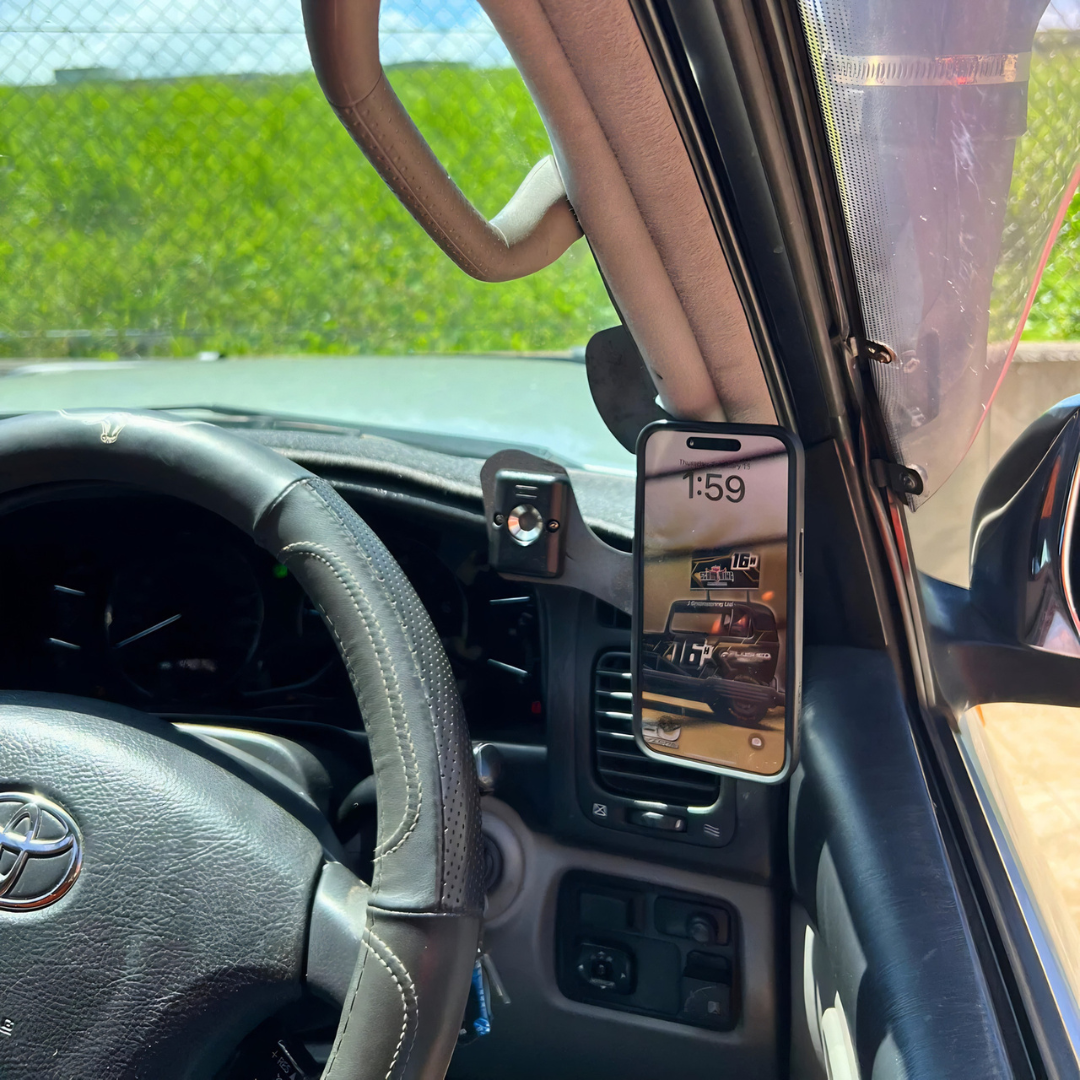 Toyota Land Cruiser 105 Series Phone & UHF Mount