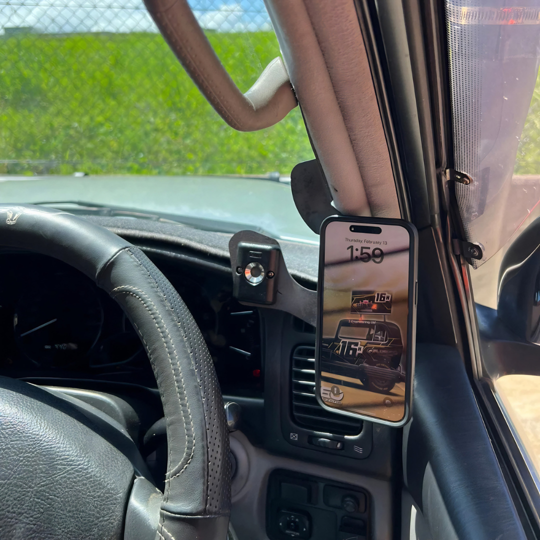 Toyota Land Cruiser 105 Series Phone & UHF Mount