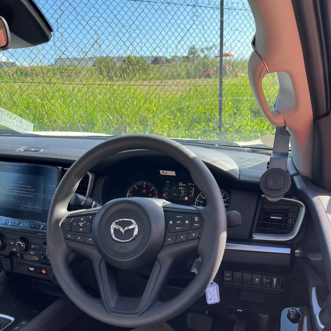 2024-2026 Isuzu D-Max Phone Mount (FACELIFT)