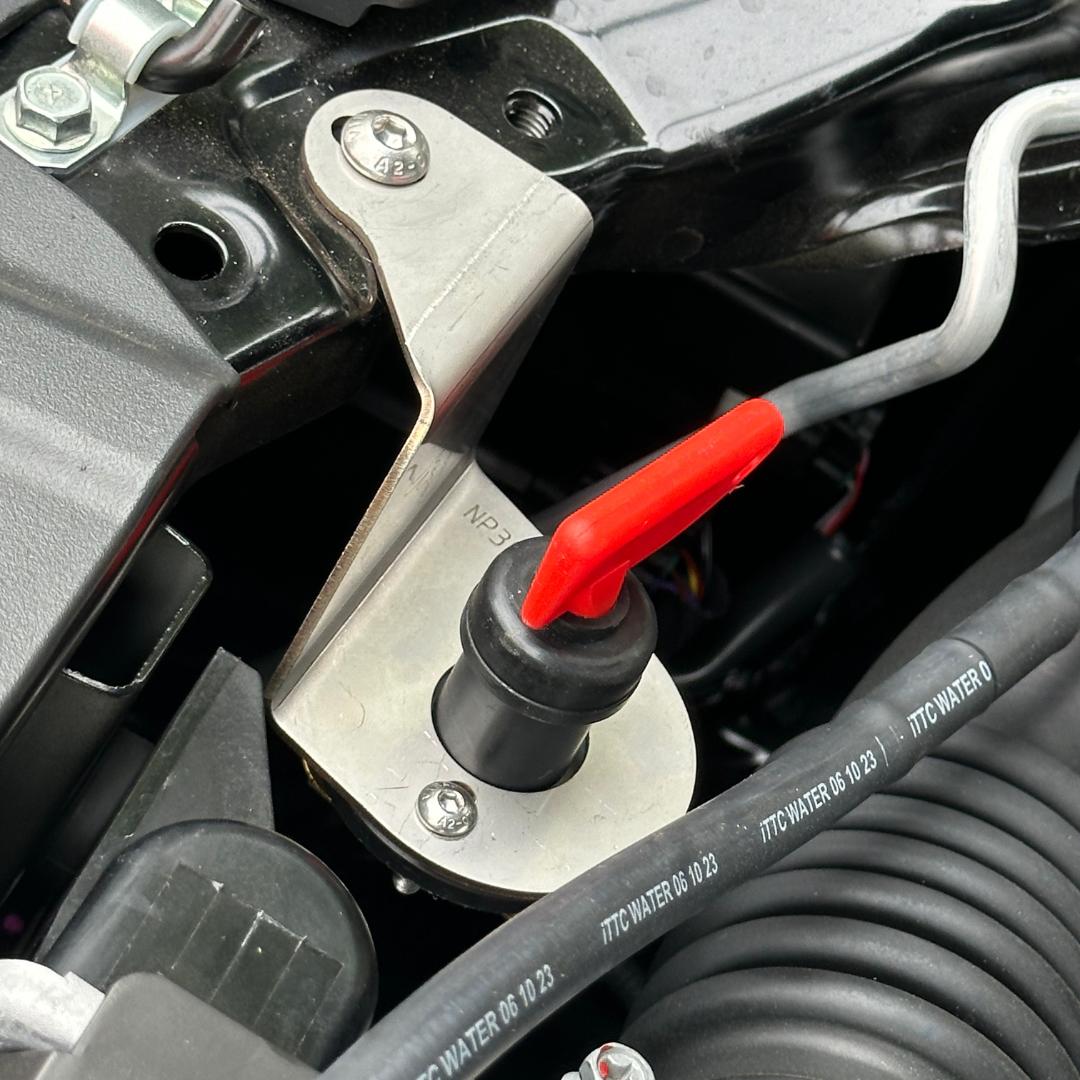 2022-2024 Mitsubishi Pajero Sport 12V Winch/Battery Isolator Switch & Mount