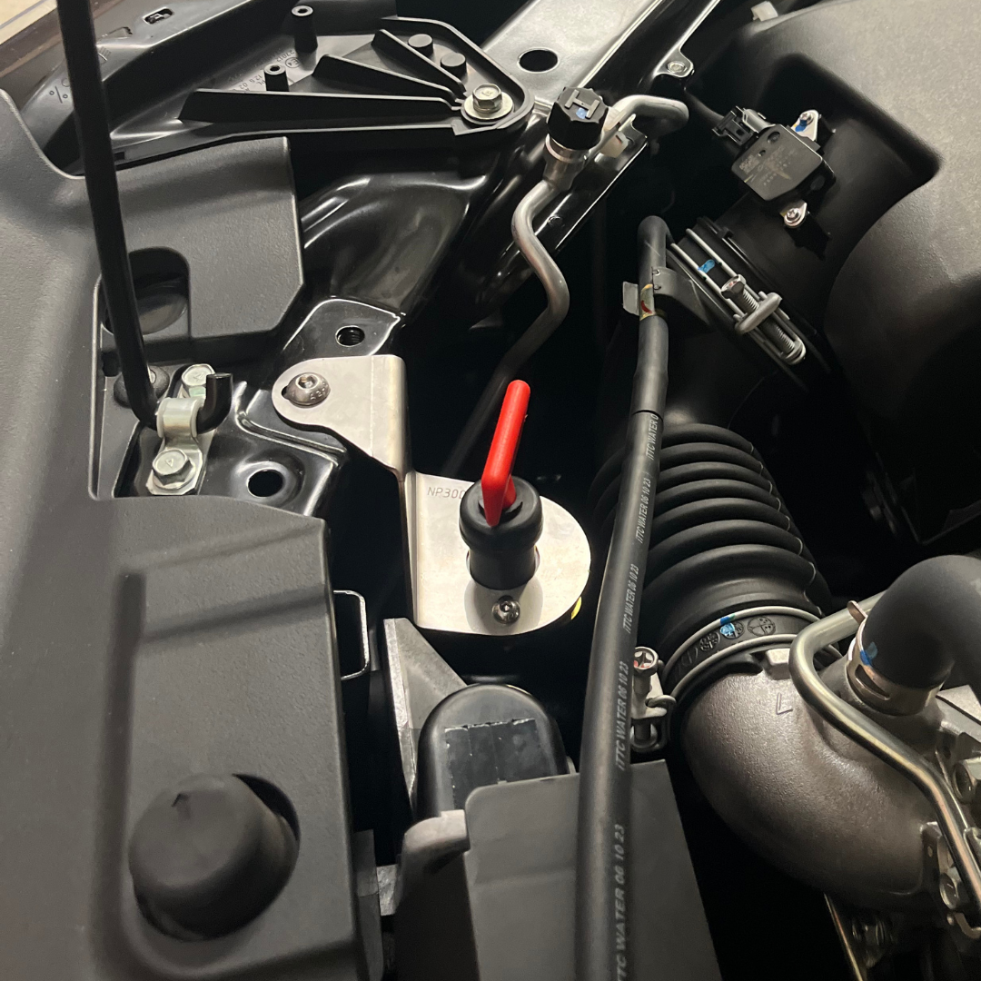 2022-2024 Mitsubishi Pajero Sport 12V Winch/Battery Isolator Switch & Mount