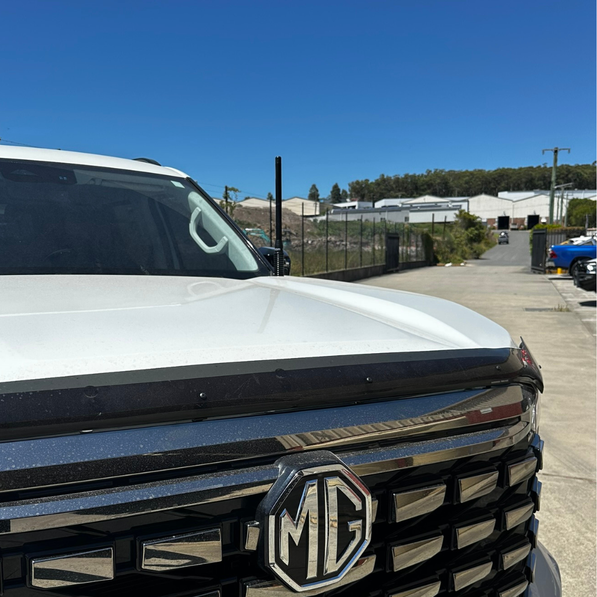 MG U9 Bonnet Hinge UHF Antenna Bracket