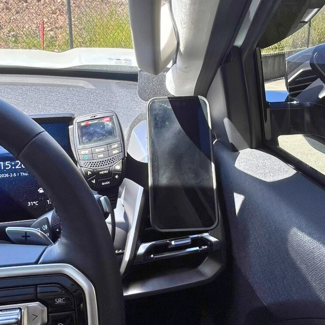 LDV Terron 9 Phone and UHF Mount