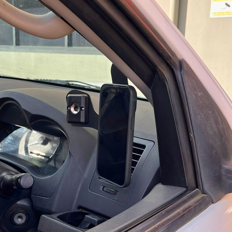 Toyota Hilux N70 Phone & UHF Mount