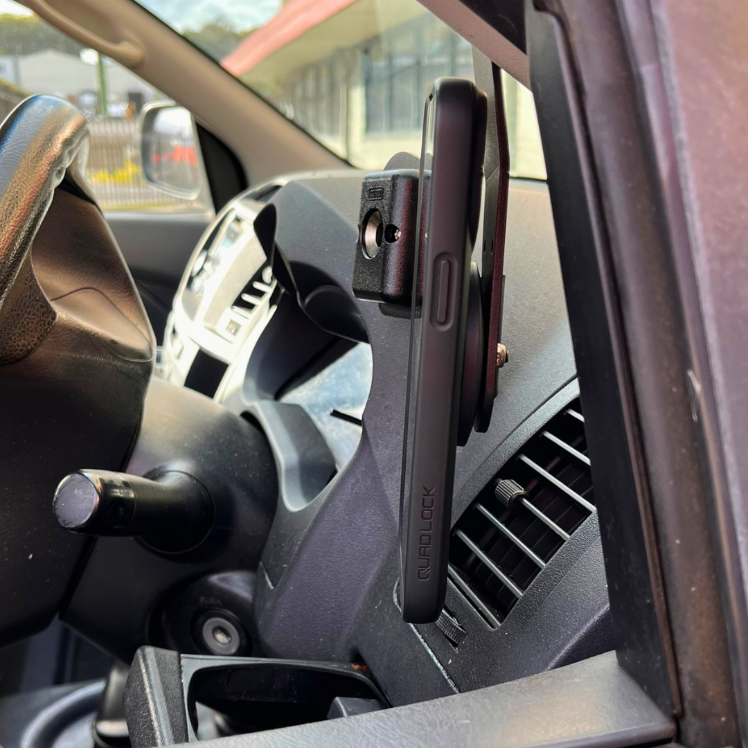 Toyota Hilux N70 Phone & UHF Mount