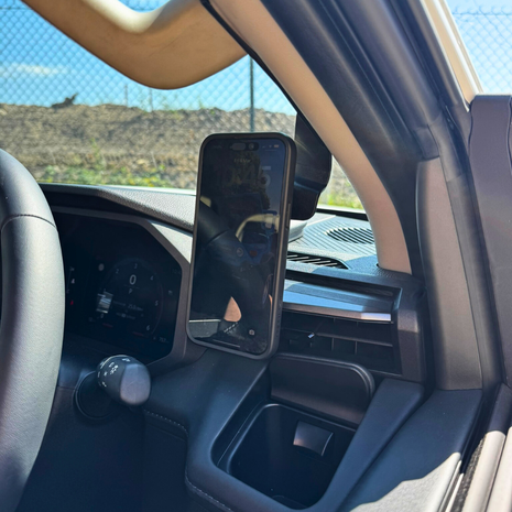 Toyota Hilux N90 Phone Mount