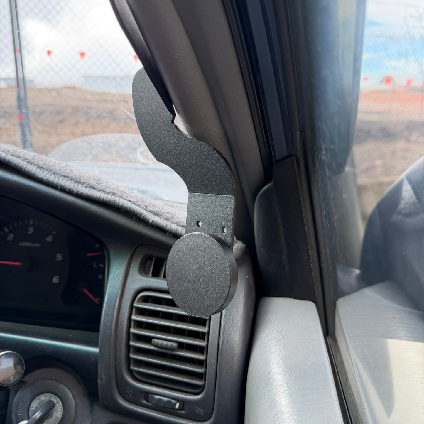 Toyota Land Cruiser 105 Series Phone Mount