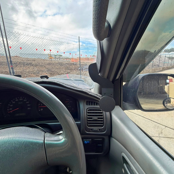 Toyota Land Cruiser 105 Series Phone Mount