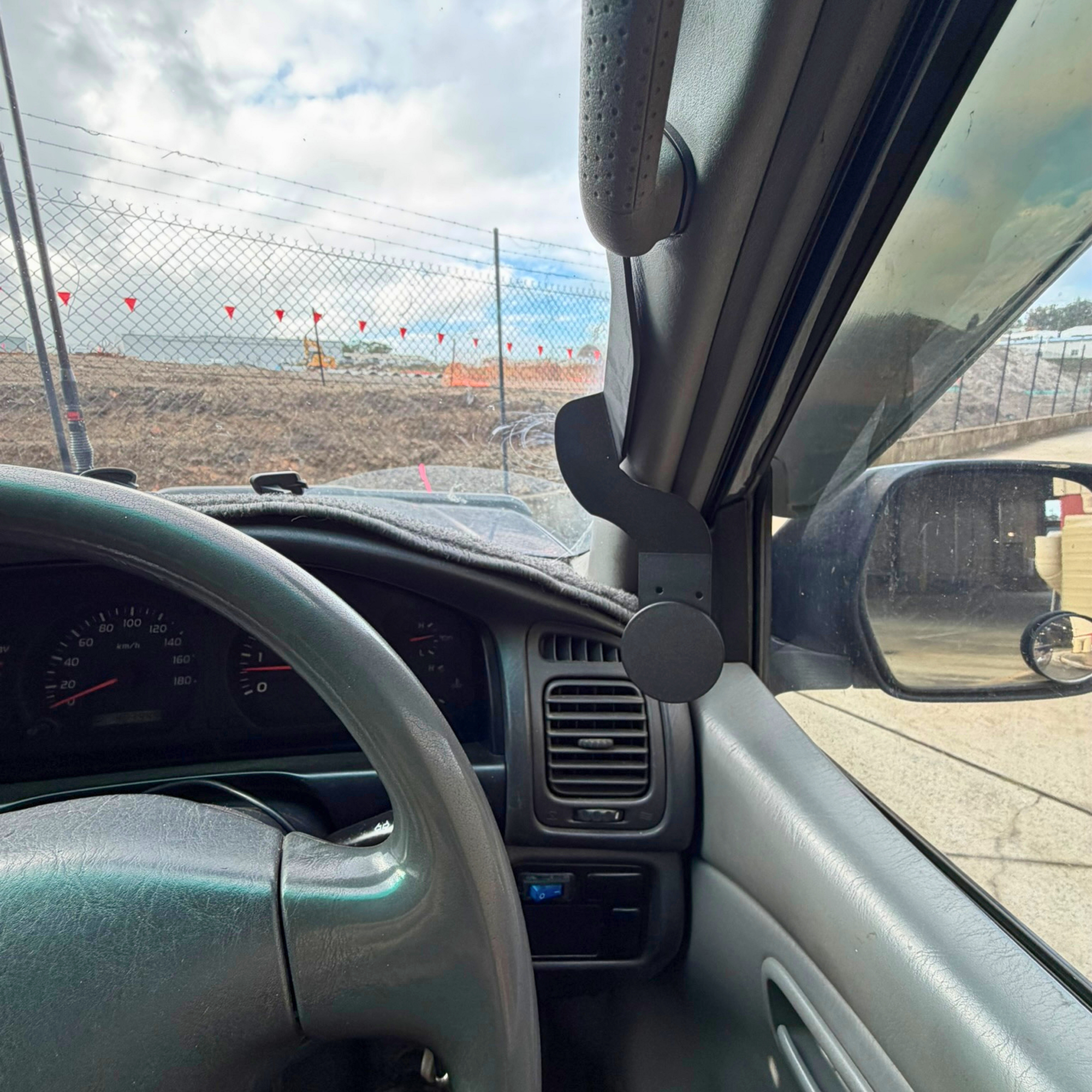 Toyota Land Cruiser 105 Series Phone Mount