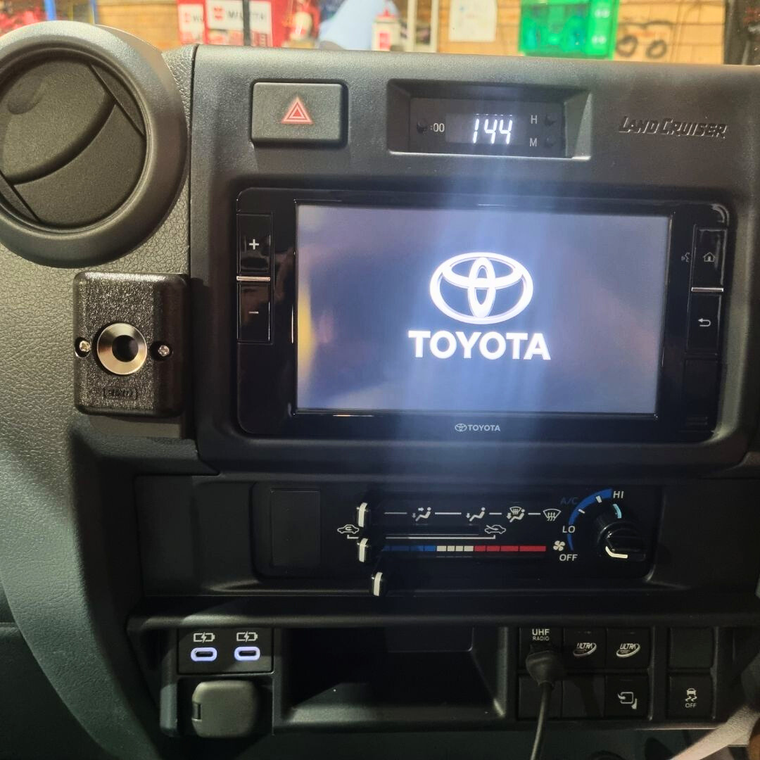 Toyota Land Cruiser 70 Series UHF/Phone Bracket