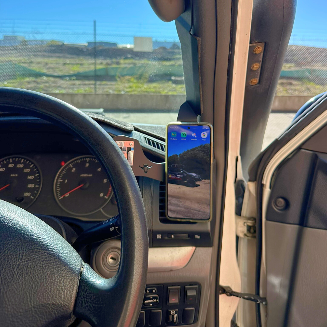 Toyota Prado 120 Phone and UHF Mount