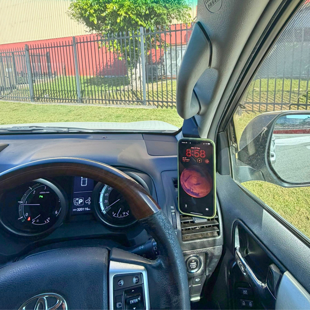 Toyota Prado 150 Phone Mount