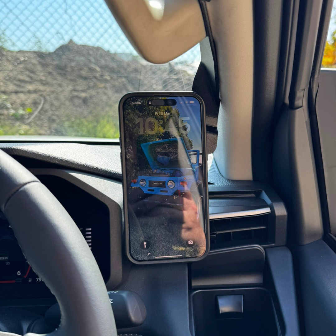 Toyota Hilux N90 Phone Mount