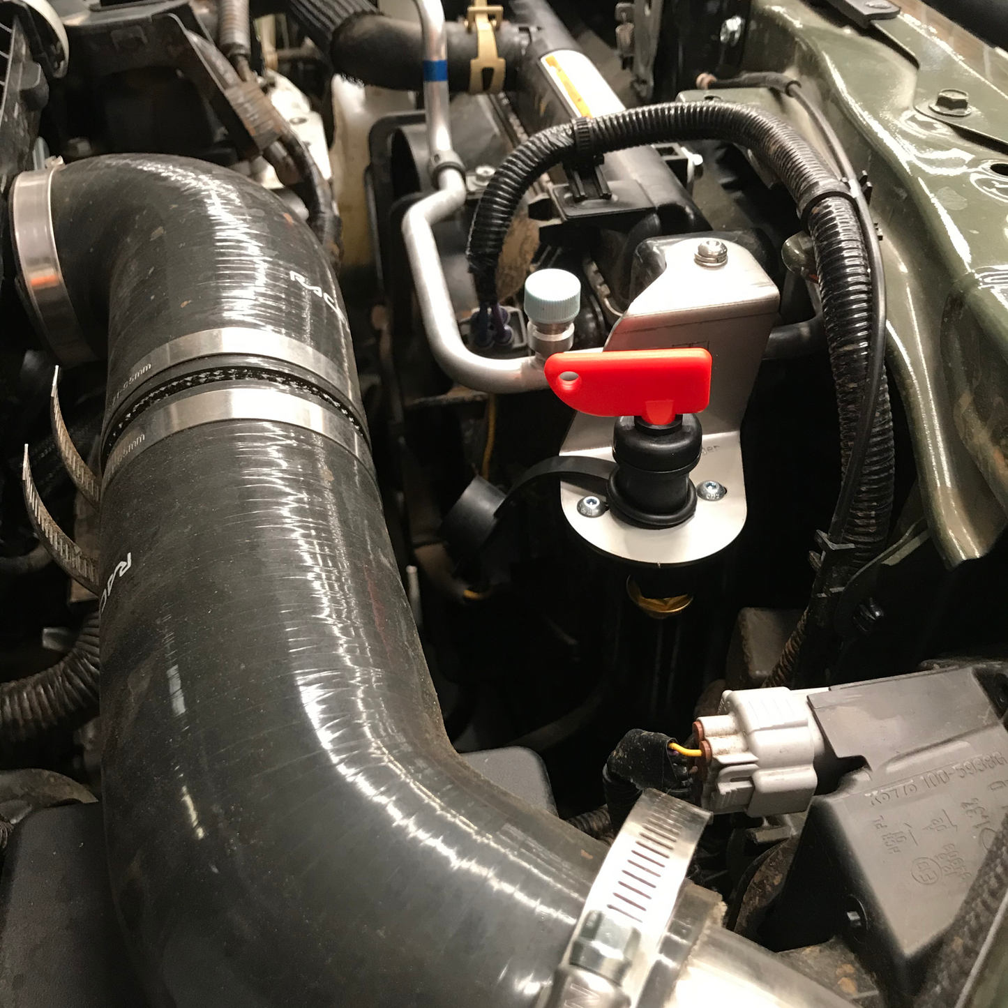 2018-2022 Suzuki Jimny 12V Winch/Battery Isolator Switch & Mount